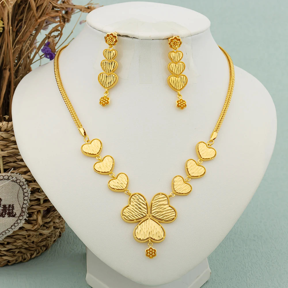 Rundes Schmuckset Design für Frauen Afrikanischer Hot Sale Kupfer Creolen Blumen Halskette Vergoldeter Anhänger Party Hochzeitsgeschenke