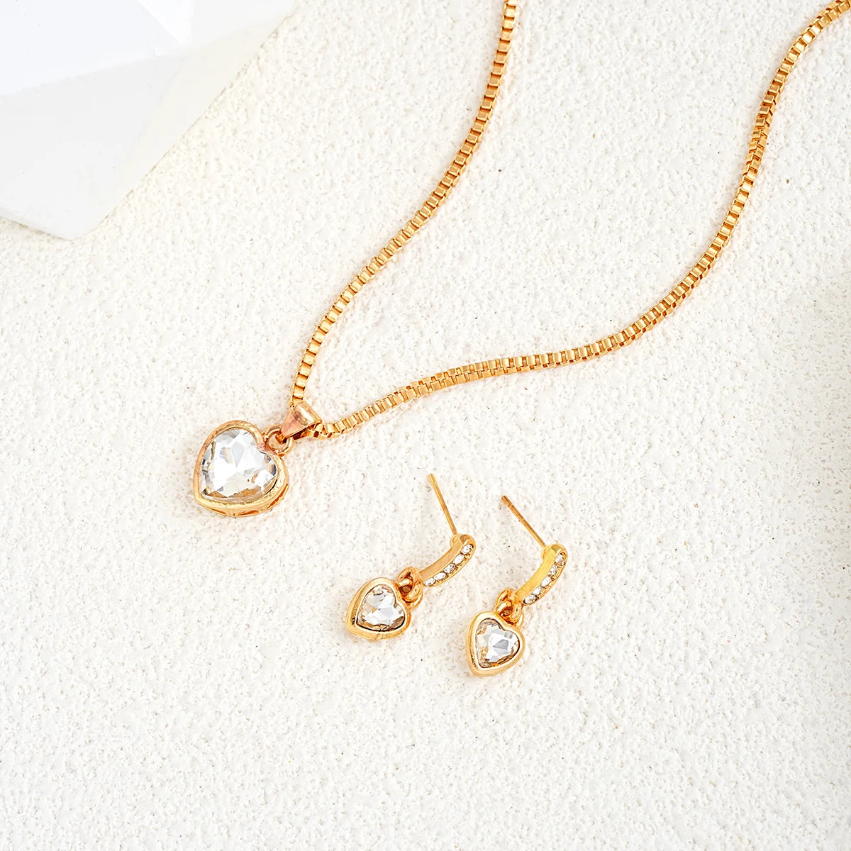 3-teiliges Herzanhänger-Schmuckset aus Ohrringen, Anhänger und Halskette für Damen, exquisites Mode-Strass-Doppelherz-Schmuckset, Geschenk