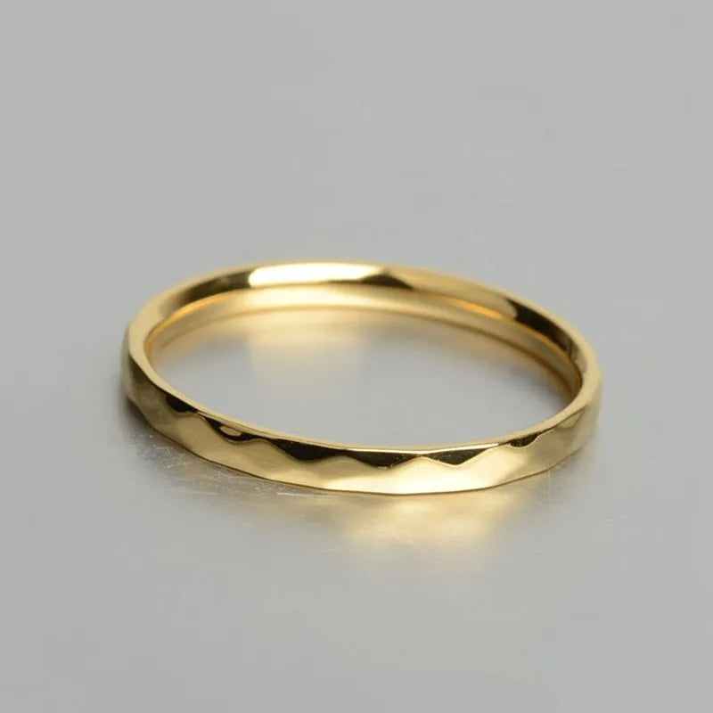 Anillo apilable fino de 2 mm de acero inoxidable, alianza de boda multifacética para mujer y niña, talla 5-10