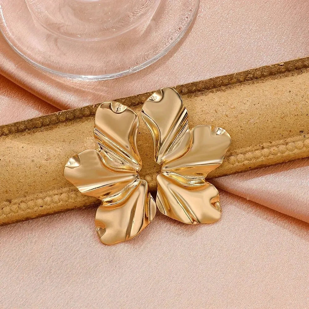 Große Ohrstecker in Blumenform aus Metall für Damen, goldfarben, übertriebene, unregelmäßige Form, Damen-Ohrstecker, silberfarbener Schmuck