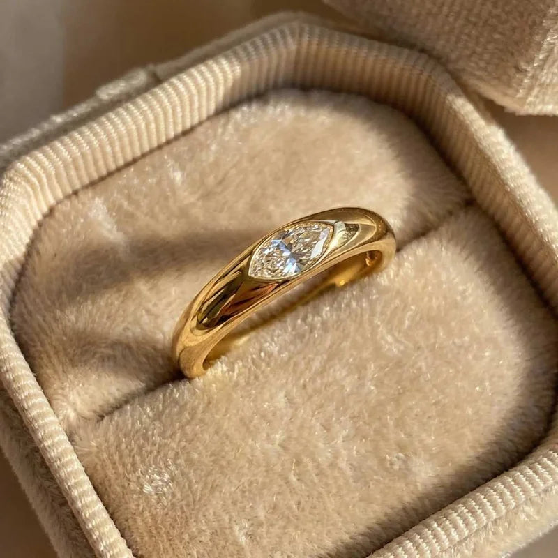 925 Sterling Silber Hot Sale Eheringe für Damen mit Marquise-Zirkonia, schlicht und elegant, neue trendige Schmuckstücke für Frauen