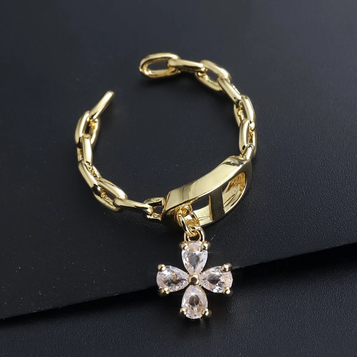 Modischer Sternen-Vollbohrer-Kettenanhänger-Ring für Frauen Vielseitiges Luxus-Design Ringfinger-Accessoire Kupfermaterial