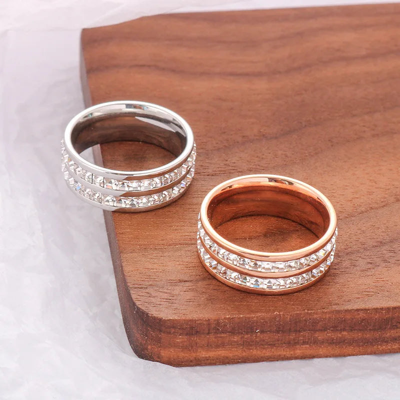 Klarer Weißer Steine Hochzeitsdamenring Edelstahl 1 und 2 Reihen Bling Zirkon Mode Paar Ring Damenschmuck