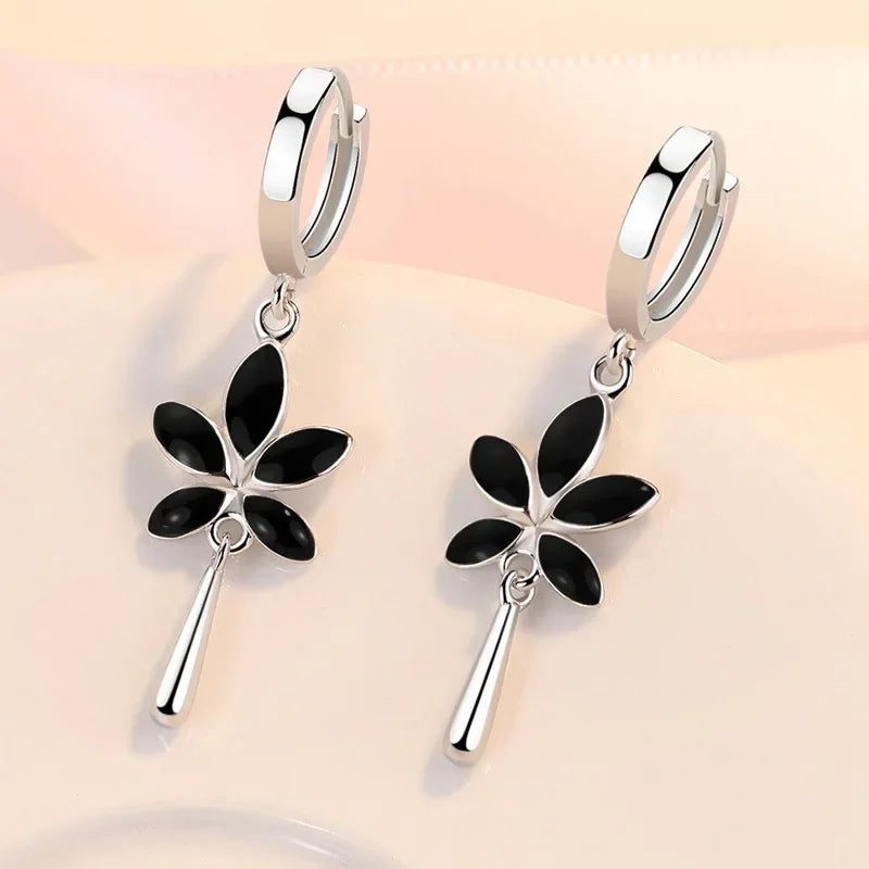Retro kreativer schwarzer Ahornblatt-Ohrhänger, neue trendige 925er Sterlingsilber-Ohrringe für Damen, Ohrschmuck, Mädchen, Valentinstagsgeschenke