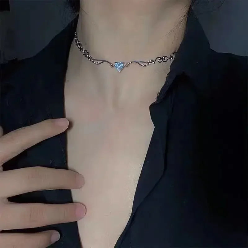 Vintage Golden Silver Color Heart Pendant Necklace for Women New Trend Girls Clavicle Chain Jewelry Birthday Gifts Wholesale