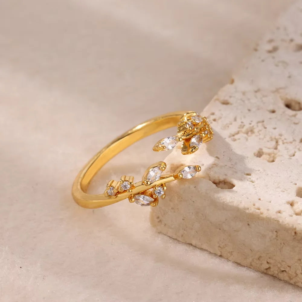 Edelstahl-Blumen-offene Ringe für Frauen Trend Hochzeit Herz Schmuck Goldfarbe Geometrischer hohler Ring Täglicher Accessoires Geschenk