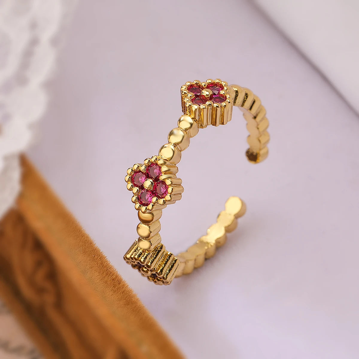 NEWBUY 2024 Top-Verkauf Goldfarbene offene Ringe für Damen Blau/Weiß/Grün/Rot CZ Zirkon Inlay Hochzeitsschmuck