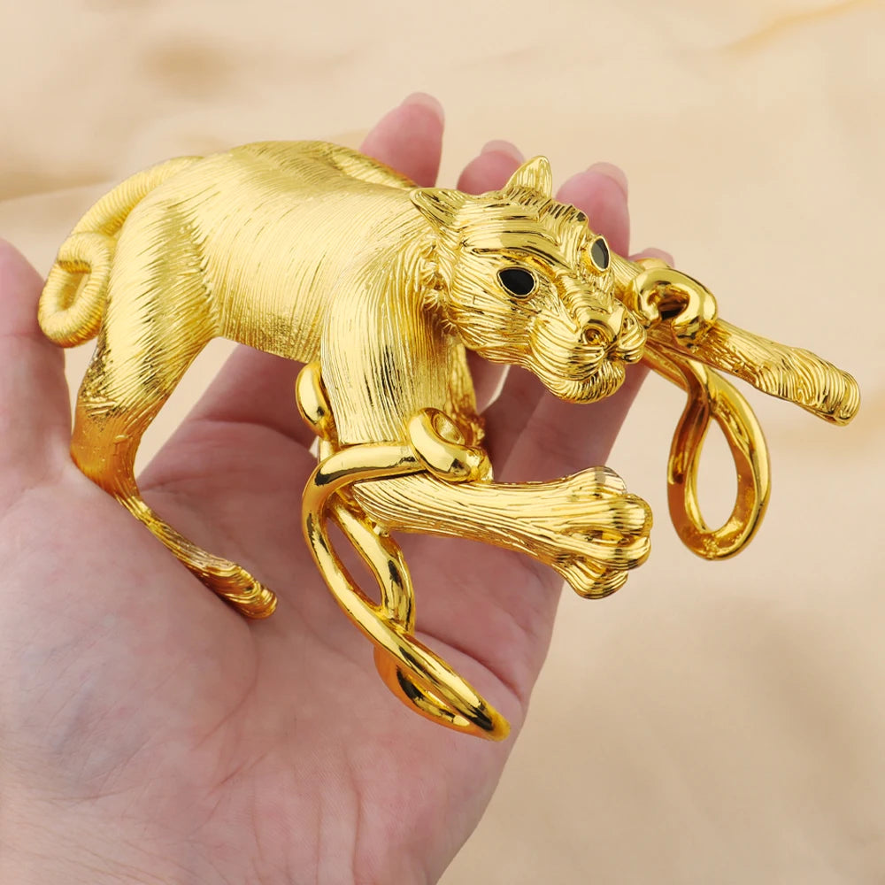 Extravaganter Leoparden-Armreif mit Ring Schmuckset für Damen Dubai Goldfarbener Manschetten-Armreif Cocktailring 2er-Set für Hochzeiten Geschenke