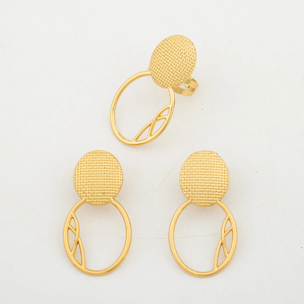 Conjunto de joyería de lujo de pendientes y anillo para fiestas, pendientes de clip y anillo de dedo chapados en oro de 18 quilates, juego de 2 piezas para bodas y regalos nupciales