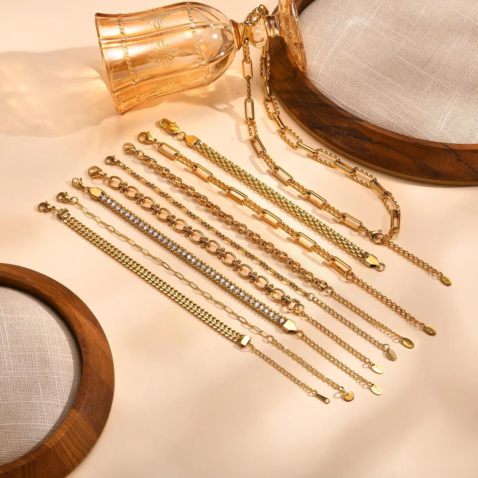 Damen-Armband aus Edelstahl, 18 Karat vergoldet, gedreht, Büroklammer-Design, verstellbares Gliederarmband, klobiger stapelbarer Lagenlook-Schmuck