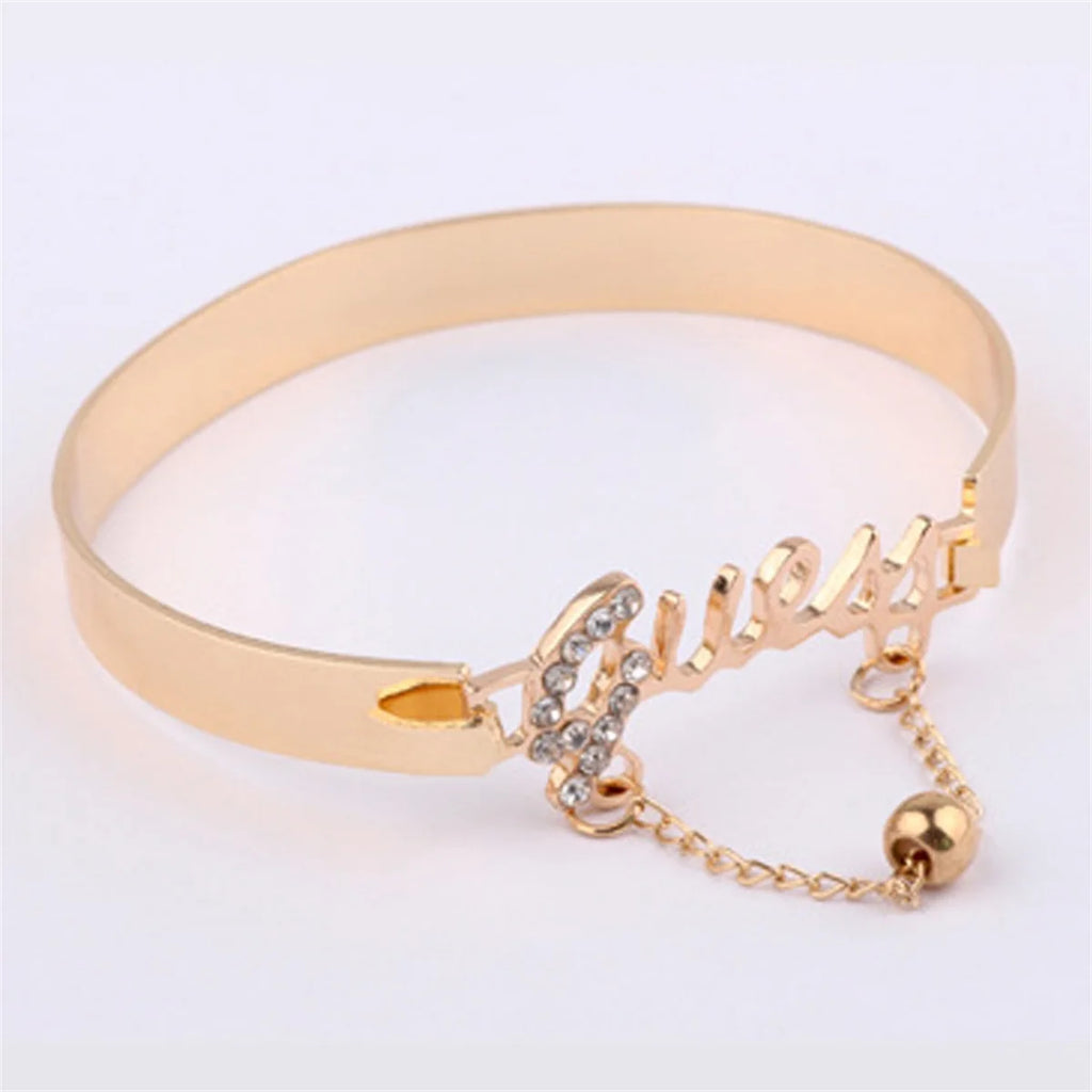 Damen Metallarmband Buchstaben Design Kette Quaste Legierungsband Kristall Anhänger Hot Selling Schmuck Modeschmuck