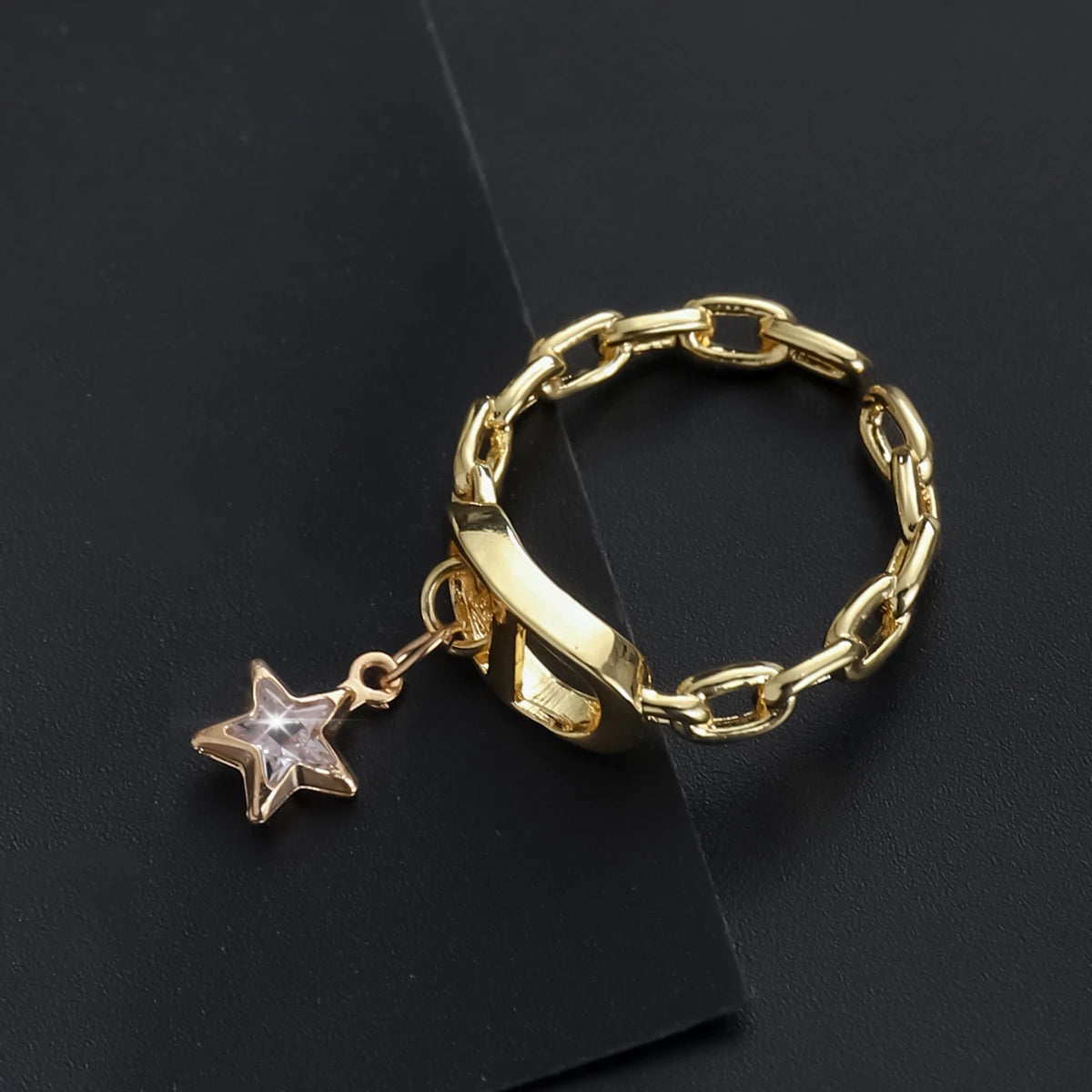 Kreuz-Diamant-Buchstabenring, Nischendesign-Anhänger, trendiger, täglich vielseitiger Damenring, neu, offen, verstellbar