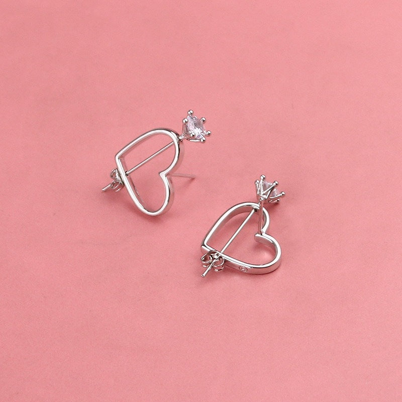 Niche, Minimalist Heart-shaped Earrings