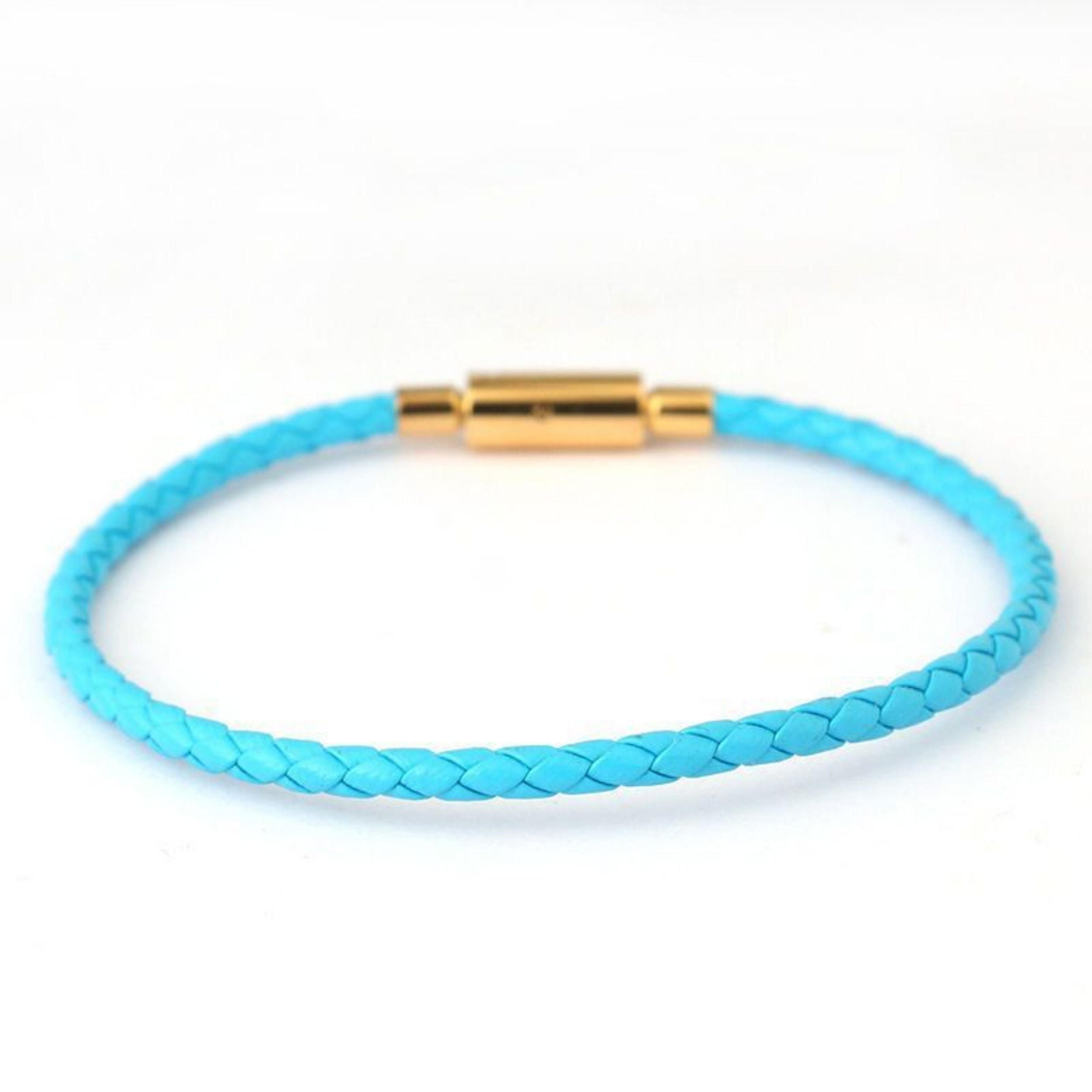 3,0 mm Edelstahl-Lederarmband mit einer Dornschließe und verschleißfester Kantenbearbeitung