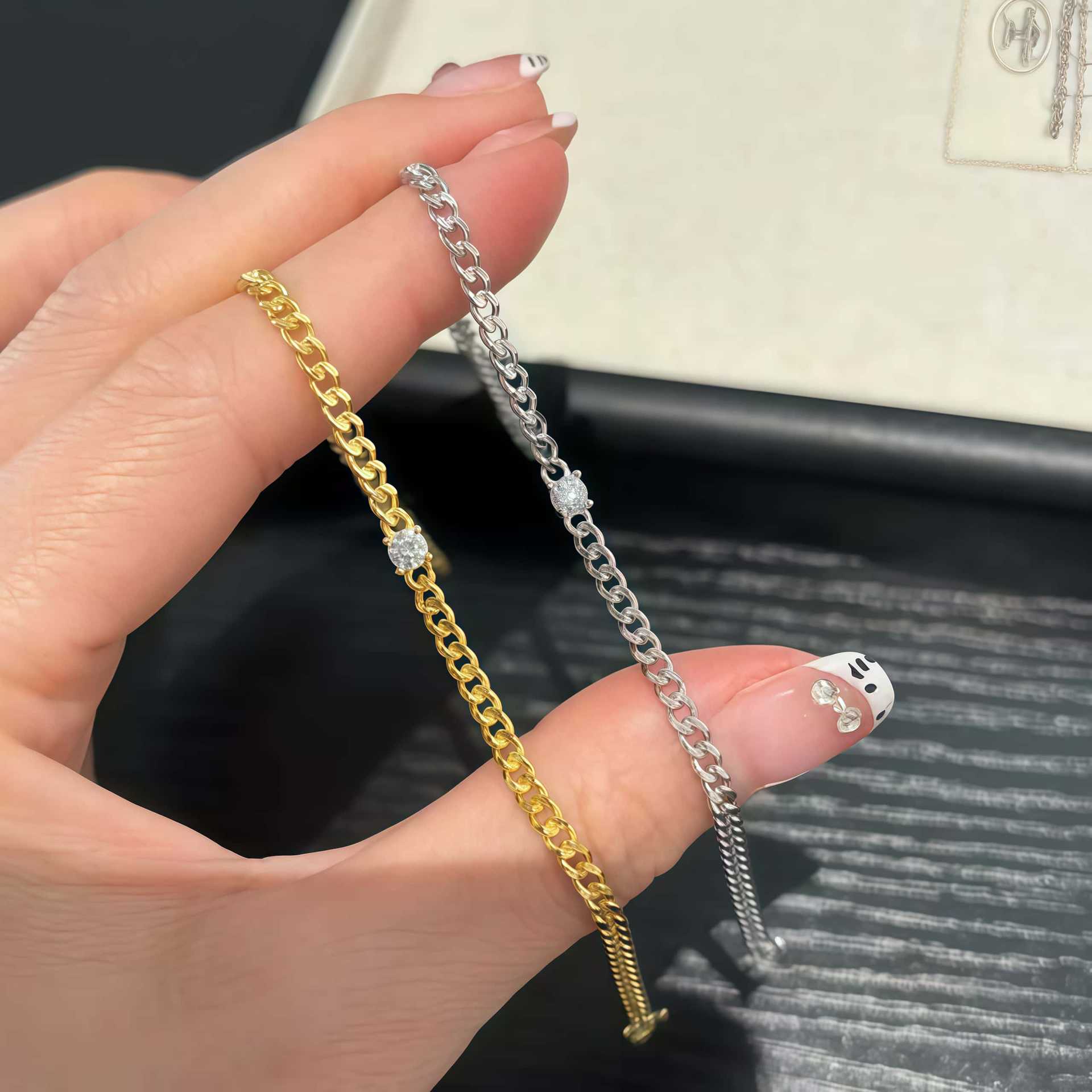 Versatile Fashionable Niche-design Hand Jewelry