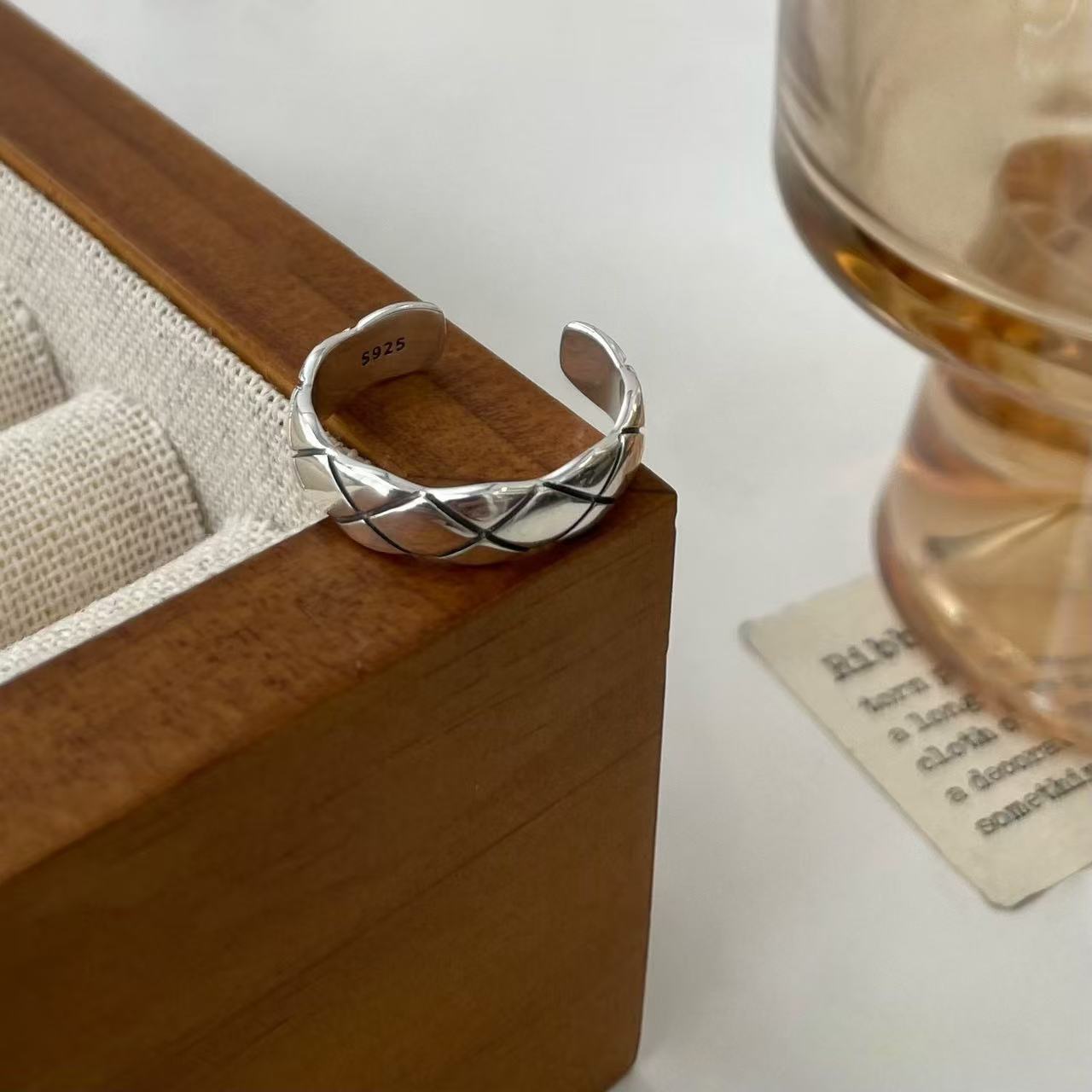 S925 Silber Rhombus Muster Offener Ring für Damen, Dünne & Dicke Ausführungen, Leichtes Luxus Nischen-Design, Modisch, Individuell, Vintage & Vielseitig Kombinierbarer Fingerring