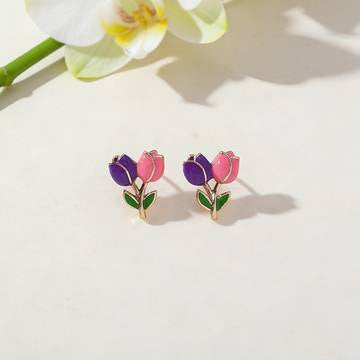 Instagram-taugliche süße Ohrringe mit Kontrastfarben, Tropfglasur und Tulpenblumen