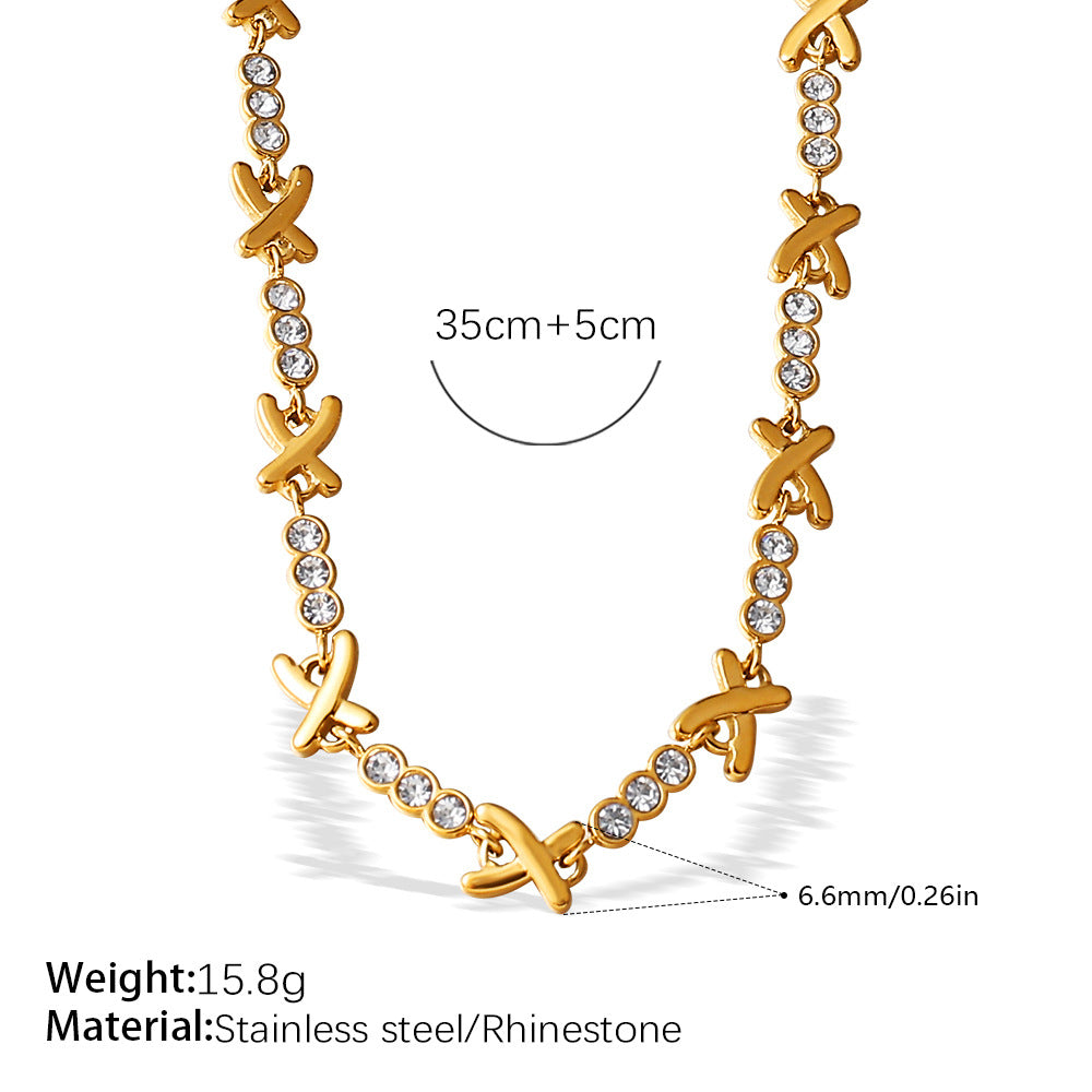 X-förmiges, diamantbesetztes Halsketten-Set für Damen – luxuriös und hochwertig, mit funkelnden Diamanten und einem Armband-Accessoire aus Edelstahl.