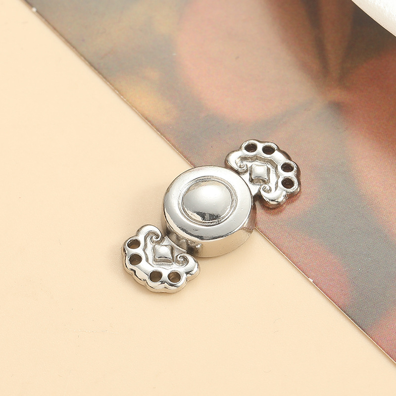 Metal magnetic suction cup buckle-Xiangyun pattern model-gun color-alloy-1 piece