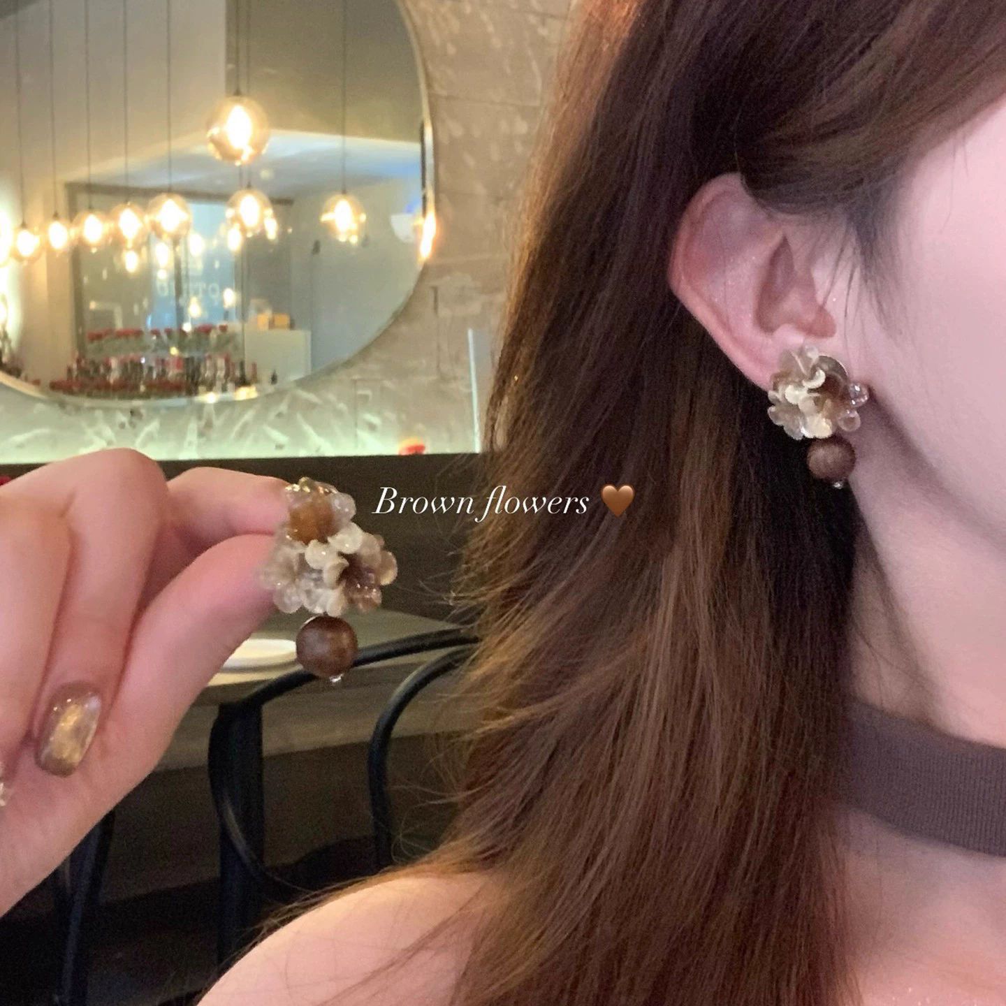 Elegante Perlenblumen-Ohrstecker mit Zirkonia für Frauen, zierliche roségoldbeschichtete Emaille-Blumen-Perlenohrringe, luxuriöser minimalistischer Brautschmuck als Geschenk