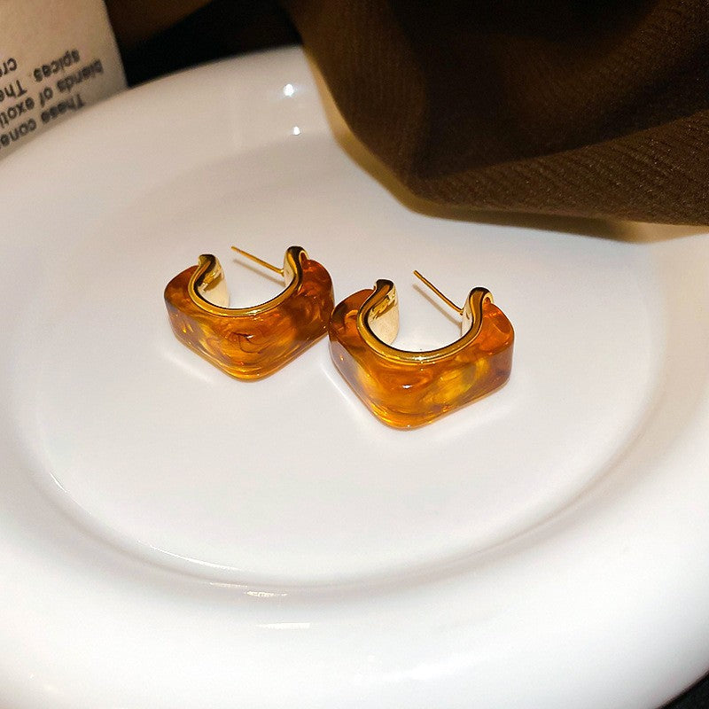 Handgemachte Maillard Ästhetik Creolen, bernsteinfarbene Harz- und goldfarbene C-förmige Ohrringe, Vintage Chunky leichte Mode Schmuck, einzigartiges Geschenk für Sie