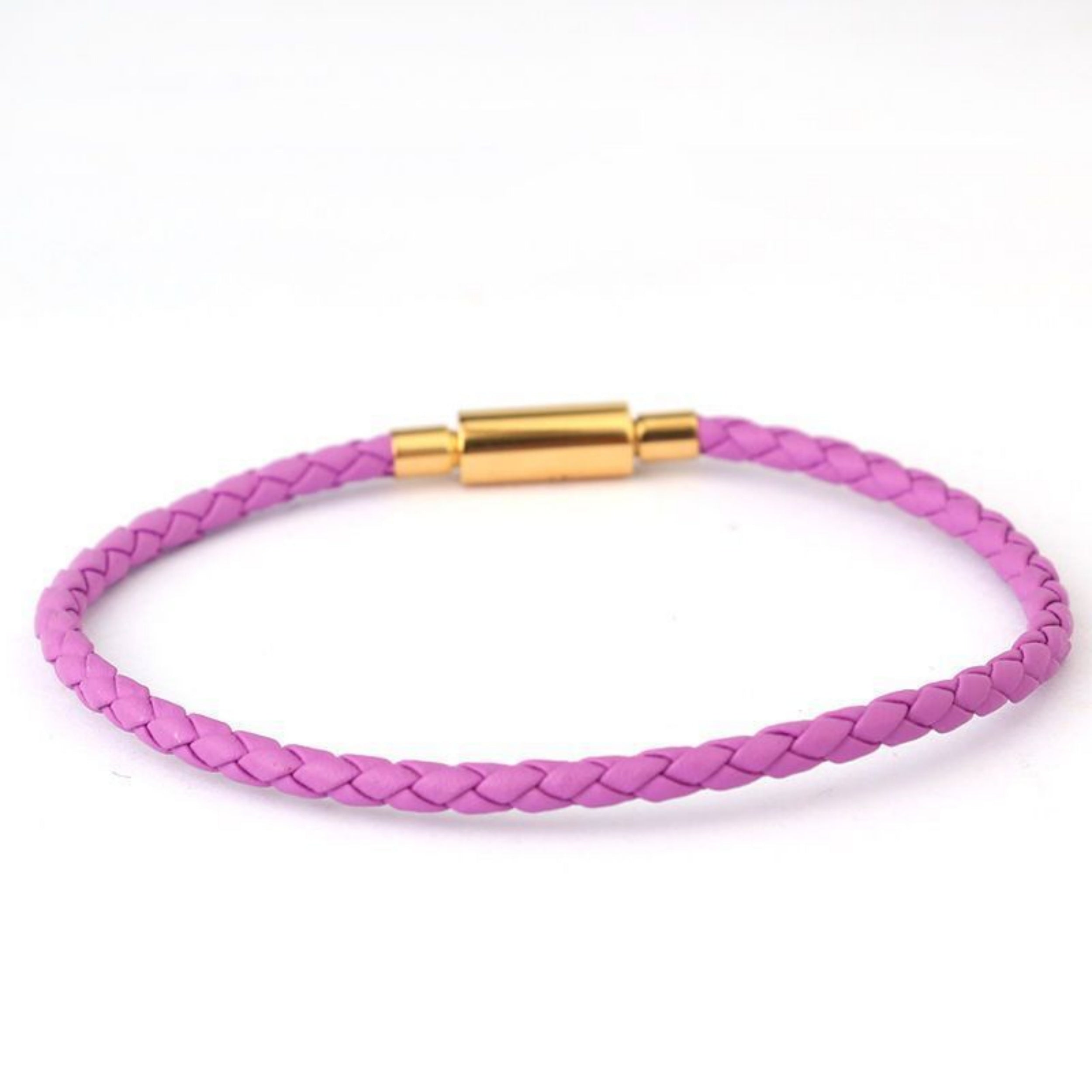 3,0mm Edelstahl-Lederarmband mit einfacher Schnalle und verschleißfester Kantenveredelung.