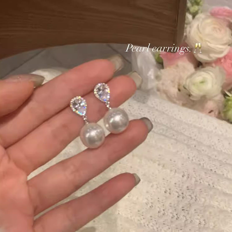 Elegante Teardrop CZ Perlen-Ohrringe für Damen, zierliche Cubic Zirkonia Perlen-Hängeohrringe, luxuriöses Brauthochzeitsschmuck-Geschenk