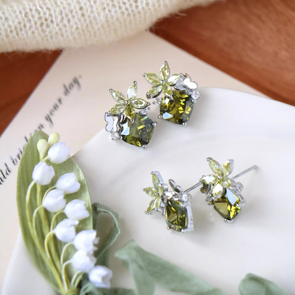 French-style Retro Elegant Exquisite Olive Green Zircon Stud Earrings