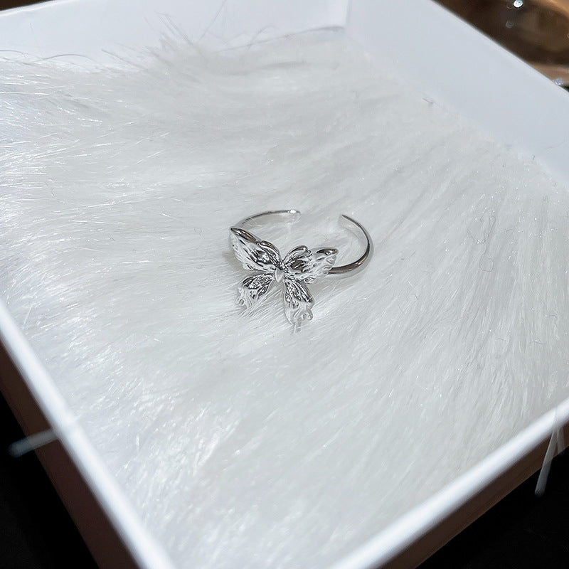 Flüssiger Schmetterlingsring für Damen, leichter Luxus im INS-Minimalismus-Stil, Nischendesign, fortschrittlicher offener Fashion-Zeigefingerring