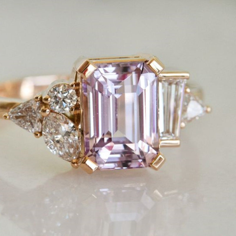 Neuer Diamant-Bicolor-Ring im Prinzessschliff mit quadratischer Fassung