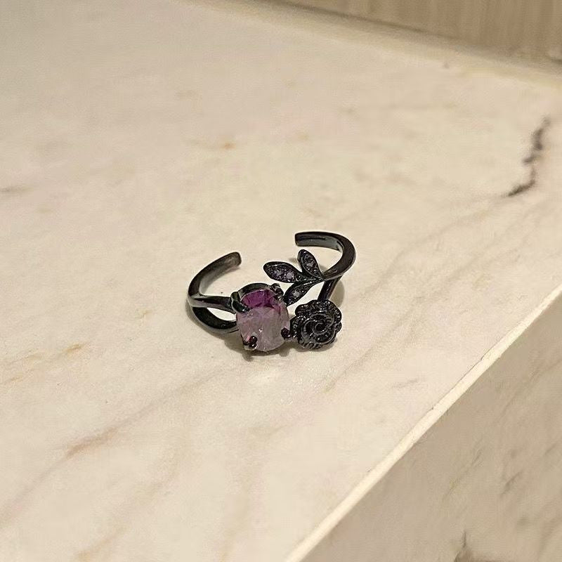 Gothic Schwarze Rose Offener Ring mit Lila Zirkon, Dunkelromantischer Verstellbarer Stapelring für Damen