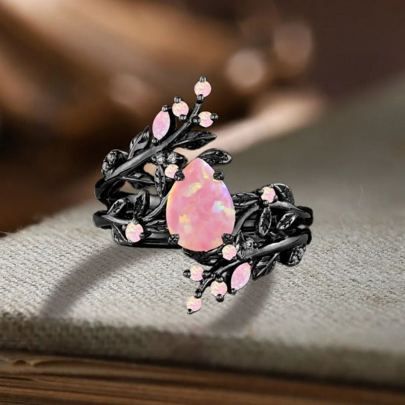 Schwarz-silberner Ring mit Zweigumwicklung