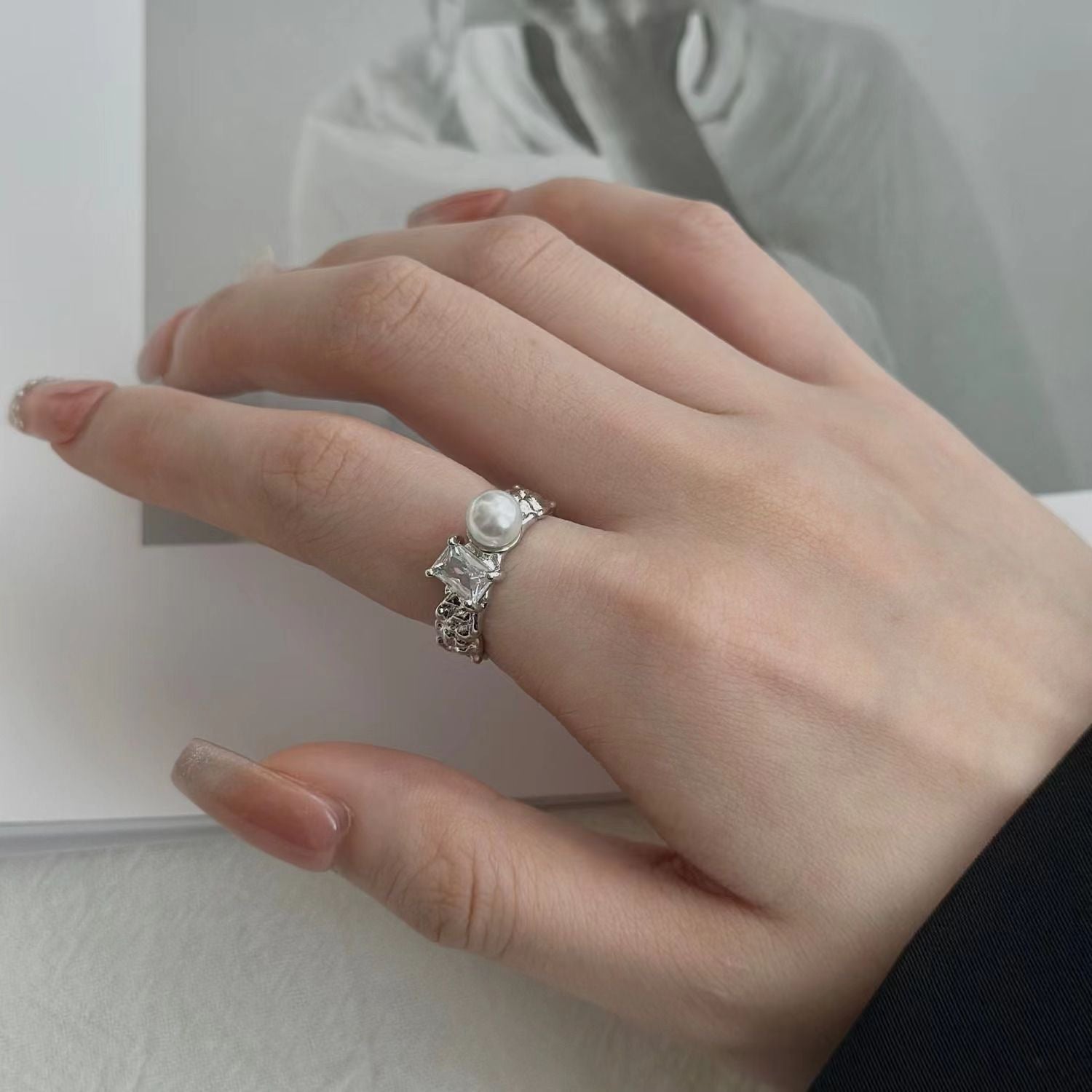 Offener Dornenring für Damen, dunkler Zirkon, luxuriöses Nischen-Design, INS trendiger cooler Zeigefingerring