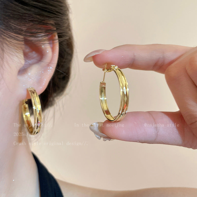 Vintage Ohrringe mit Achatperlen in Schildpatt-Optik für Damen, zierliche C-Hoop-Ohrringe mit silberfarbenen Bernsteinharzperlen, luxuriöser minimalistischer Herbst-Winter-Schmuck als Geschenk