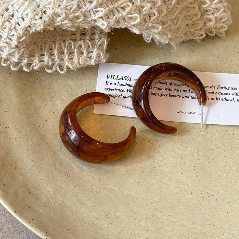 Handgemachte Maillard Ästhetik Creolen, bernsteinfarbene Harz- und goldfarbene C-förmige Ohrringe, Vintage Chunky leichte Mode Schmuck, einzigartiges Geschenk für Sie